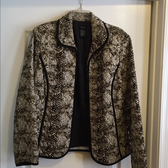 Jackets & Blazers - Leopard print blazer or jacket